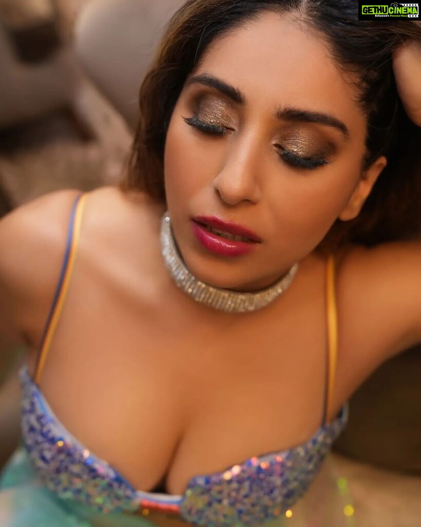 Neha Bhasin Instagram - Life is in every breath you take. Just breathe, All is Well. #NehaBhasin