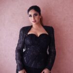 Neha Bhasin Instagram - It is not very often that I go the smoky eye route or do very matte eyes but I thought this powerful look deserved a hardcore bold smoky eye. Then again I started with nude lips and felt so bland that i added colour and glossed it up. Though i do feel my features come through with minimilistic make up but Fashion is about exoloring too and having fun with it. There are no rights or wrongs. It is a playground where you are willing to also get down and dirty 😉. I added @flibbertigibbetbeautty boo boo lashes to complete the eyes. Do check them out. Outfit @tanieyakhanuja Images @zookthespook #nehabhasin #fashion #smokyeyes #motd #lakmefashionweek