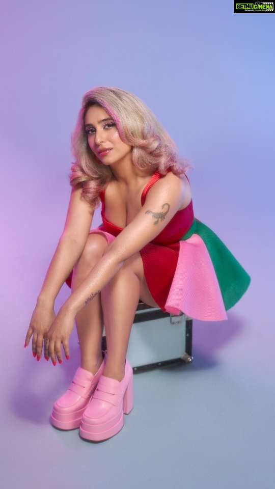 Neha Bhasin Instagram - Dressing the part 🩷 Make up @makeoverby_anna Shot by @ikshitpatel #nehabhasin #barbie