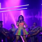 Neha Bhasin Instagram - " Concert on, world off. " live in Dubai #NehaBhasin #Nehabhasinlive