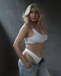 Neha Bhasin Instagram - You wanted to see her in colour 

Photographer @kevin.nunes.photography
Make up @makeoverby_anna 
Hair @hairstylistguddi.s 

#Nehabhasin