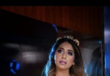 Neha Bhasin Instagram - This look is De-li-CIOUS 👅 Make up : @makeoverby_anna Hair : @makeupby_susan Styling and concept : @sharaashraf Video : @himanshusharmaphotographyy Outfit : @parambanana Jewellery: @mineofdesign and @ruhhette #NehaBhasin #indiancouture