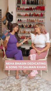 Neha Bhasin Instagram - Aww! @nehabhasin4u dedicating a song to Salman Khan, from the movie “Sultan”, as they have worked together in that. We are totally mesmerised by her voice.😍❤️ . . . . Full video out on FILMYGYAN’s Youtube channel . . #nehabhasin #nehabhasin4u #filmygyan #salmankhan #anushkasharma