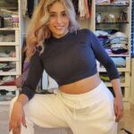 Neha Bhasin Instagram - Shehri punjaban hoon :) Ps : aaj pehli baar yeh gaana sunna and treadmil se girne waali thi running karte hue body dance karne lagi. So while getting ready ruka nahin gaya bas bhangra jitna mujhe aata hai kar diya. Enjoy. #nehabhasin #punjabisong