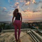 Neha Bhasin Instagram - I live for sunsets