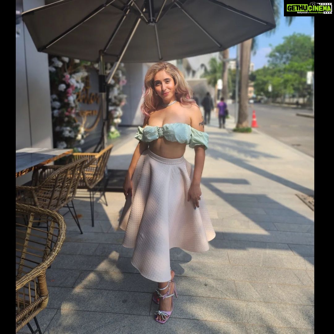 Neha Bhasin Instagram - Hello insta fam, Just a fun thing I have been doing lately and thought I could share the same incase it inspires someone. My staff and I reorganised my closet and it brought me to a shallow understanding of how I don't repeat my clothes. Before any event or appearance I would fret and panic call stylists, source etc just whilst staring at my closet the size of most people's houses in mumbai ferling I have nothing to wear.. Yeh Shallow!! But judging self or others brings no solution. So I have started to have fun with my clothes. Mix match, play with it, break the rules and believe that to make a statement I do not always need new clothes or an external validation of an expert. This skirt for eg I bought in 2018 from @tanieyakhanuja in 2018 wore it once and forgot about it. The top is so cute from @missguidareal worn once only π and the shoes too just once. So I stepped out of my comfort zone of forever spending time, money and effort on new, sourced or bought clothes and have fun with what I have and remember why i bought them in the first place. And if I may say so I loved how this turned out π Mix & match and have fun. Love NB #nehabhasin #fashion