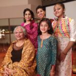 Neha Bhasin Instagram - Happy birthday mumma Bhasin. Had written this poem for you in my dark times. Sharing it with you in our happy times. Love you @rekha.bhasin.7 Aaj teri boht Yaad Aa rah hai ma Tujhse achi koi nahin hai yahan. Tu hi ek hai ek jo mere dil ko samajhti hai Mere andar ke bache ko seene se lagakar rakhti hai Main natkhat hoon tu jaanti hai Mujhse zyada tu mujhe maanti hai Sheeshe sa mann hai mera Tujhe dikhta hai ma Fikar Mein Tu roti hai, Logon ki mael se tu darr jaati hai ma. Udne ki chah Hamesha thi mujhme Par tere bina, kuch banneki Umang na thi mujhme. Udaan Chaahe akele bhar rahi hoon Lekin Yeh pankh toh tere hi hain nah ma.