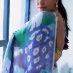 Neha Dhupia Instagram - Every saree has a song …. 🌸😍 . . . . . . . . . @ayeshakhanna20 @isharya @elevate_promotions @the.yellow.dot @yam.india @mitavaswani @kapilcharaniya