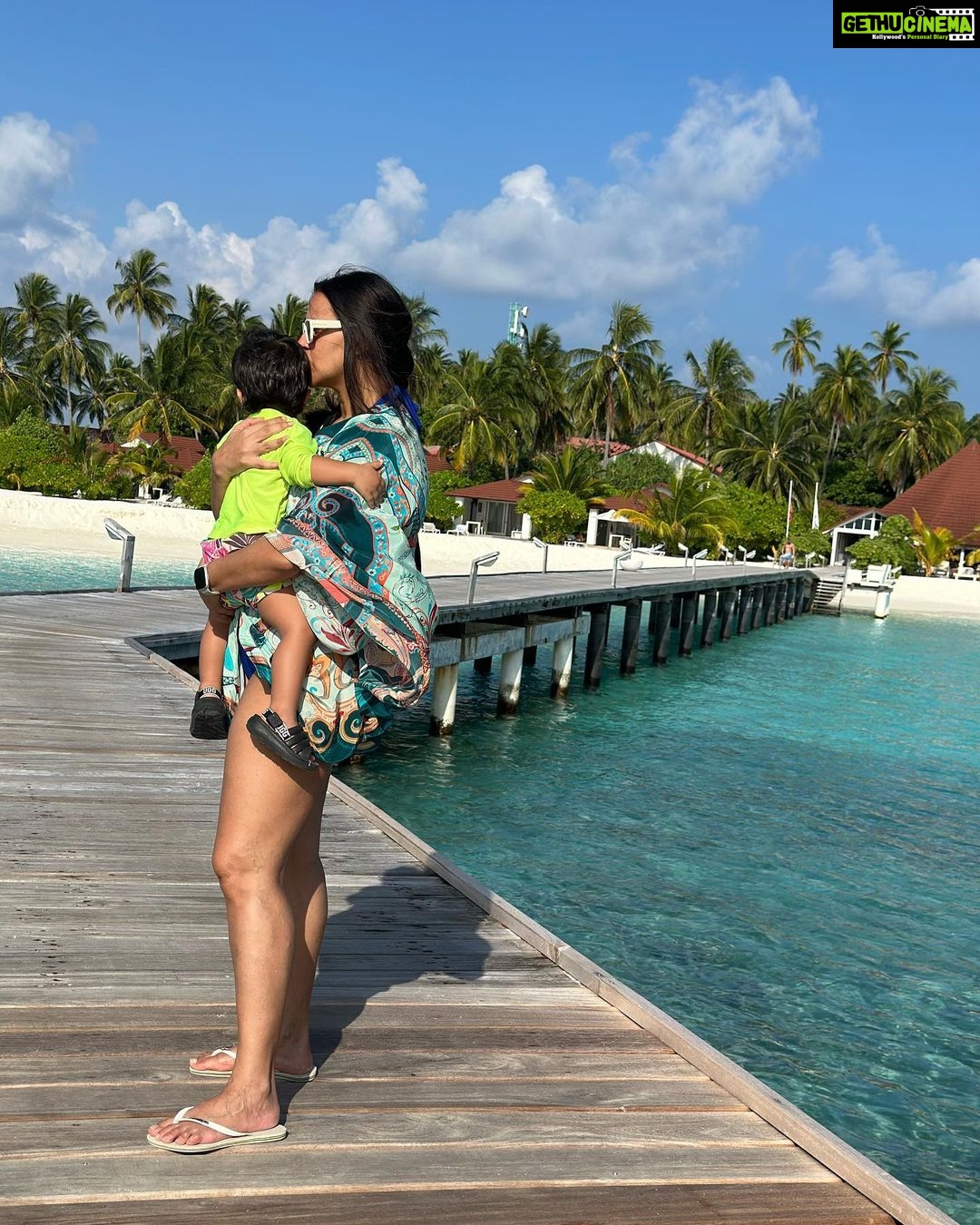 Neha Dhupia Instagram - Take us to our favourite part of the π β¦ where the sun shines bright and everything feels right!!! π¬βοΈππ π€Ώπ’π¦ #springbreak #photodump part 1 . . . . @diamonds_thudufushi @oneaboveglobal