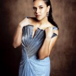 Neha Dhupia Instagram - She sells … sea 🌊 shells 🐚… on the sea shore … 😉 . . . . . . . . @gauravguptaofficial @ggpanther @houseofshikha @ayeshakhanna20 👗 @inirahk @mitavaswani 💄 @kamaldeepss @kapilcharaniya @thakkerrishi