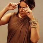 Neha Dhupia Instagram - The dark side of olive … ✨ . . . . . . @ampmfashions @timelessjewelsby_s @vblitzcommunications @pallavisymons 💄 @kamaldeepss @ayeshakhanna20 👗 Styling team @inirahk @kapilcharaniya 📸