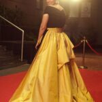 Neha Dhupia Instagram - Walking on sunshine ☀️… . . . . . . . . #hostmodeon @criticschoicefilmawards @gauriandnainika @minerali_store @mitavaswani @kamaldeepss @ayeshakhanna20 @inirahk @bilquis_qazi_07 @thakkerrishi @kapilcharaniya
