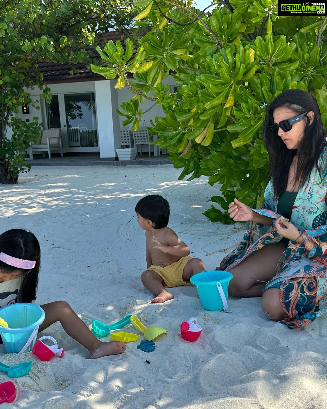 Neha Dhupia Instagram - Take us to our favourite part of the π β¦ where the sun shines bright and everything feels right!!! π¬βοΈππ π€Ώπ’π¦ #springbreak #photodump part 1 . . . . @diamonds_thudufushi @oneaboveglobal