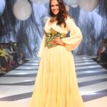 Neha Dhupia Instagram - Loved walking the ramp with the super talented students of @inifdofficial at @lakmefashionwk in partnership with @fdciofficial for the Launchpad show. the show stopper for INIFD Launchpad. Managed by @gladucamepr #UnapologeticallyMÉ #LakméFashionWeekxFDCI #LFWXFDCI #LFW #LakmeFashionweek #INIFDAtLFWXFDCI #INIFD #Proud2bDesigner #INIFDians #fashiondesigner #interiordesigner #collab