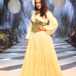 Neha Dhupia Instagram - Loved walking the ramp with the super talented students of @inifdofficial at @lakmefashionwk in partnership with @fdciofficial for the Launchpad show. the show stopper for INIFD Launchpad. Managed by @gladucamepr #UnapologeticallyMÉ #LakméFashionWeekxFDCI #LFWXFDCI #LFW #LakmeFashionweek #INIFDAtLFWXFDCI #INIFD #Proud2bDesigner #INIFDians #fashiondesigner #interiordesigner #collab