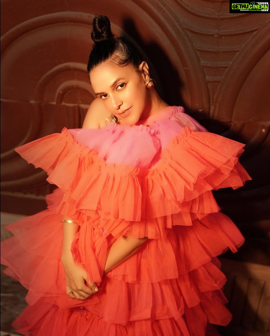 Neha Dhupia Instagram - Hi 🙋♀️ there #cheekbones … long time no see 😍🔥😋 . . . . . . . . . . In .. @abujanisandeepkhosla @outhousejewellery @ayeshakhanna20 👗 @yountentsomo 💄 @kapilcharaniya 📸