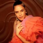 Neha Dhupia Instagram - Hi 🙋‍♀️ there #cheekbones … long time no see 😍🔥😋 . . . . . . . . . . In .. @abujanisandeepkhosla @outhousejewellery @ayeshakhanna20 👗 @yountentsomo 💄 @kapilcharaniya 📸