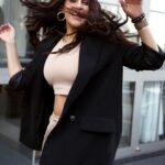 Neha Dhupia Instagram - Ab mid riff shots ke liye throwback ki zaroorat nahi padegi … woh wali khushi … #iykyk 😛😍 . . . . . . . @nike @louboutinworld @ayeshakhanna20 @vibhagusain @thakkerrishi @siddhantnarayan @kapilcharaniya @riseindia