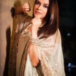 Neha Dhupia Instagram - Silver dust - moon shine and all things fine ✨ . . . . . . . . In @anamikakhanna.in @thevisheshkhanna @anmoljewellers By @ayeshakhanna20 Muah @hridadeepakmakeupandhair 📸 @kapilcharaniya
