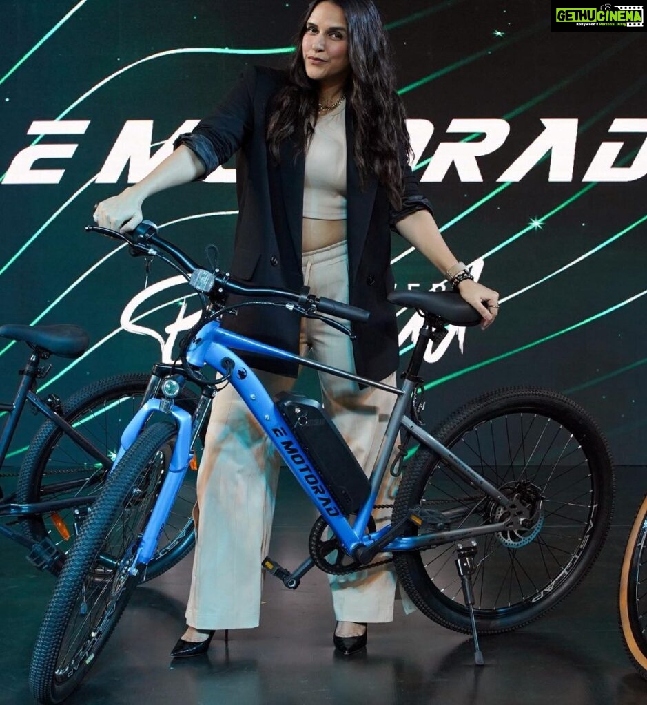 Neha Dhupia Instagram - What an electrifying night it was⚡😍 Super glad to have launched India's most affordable e-Bikes for India's leading e-Bike seller @e_motorad The quality of e-Bikes is truly incredible and the looks are super stunning! I personally fell in love with the DesertEagle!😍 Comment your favorite e-Bike from EMotorad down below✨ #EMotorad #DiscoverBeyond #GoElectric #GoGreen #EM #India #collab