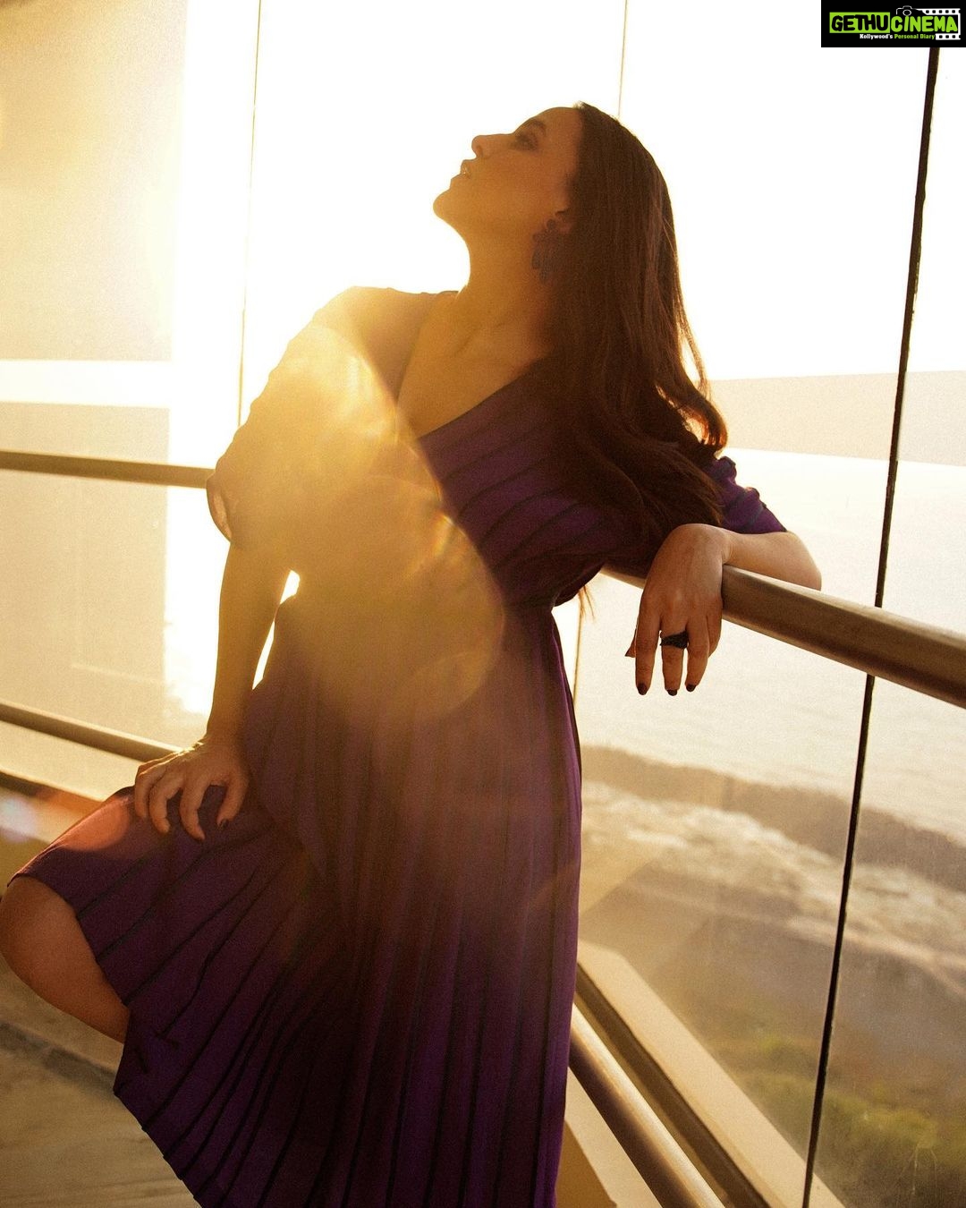 Neha Dhupia Instagram - May I have your attention please !!! 💜 . . . . . . . . . . . In @bodicebodice Styled by @ayeshakhanna20 Assisted by @inirahk Muah @mitavaswani #rasila 📸 @kapilcharaniya