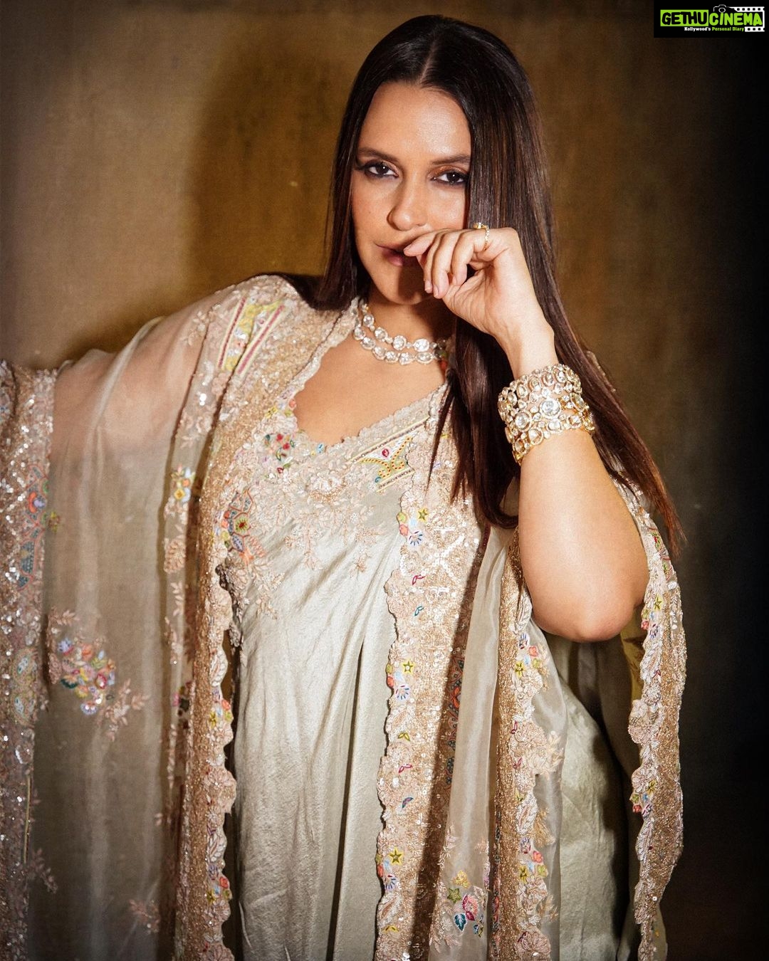 Neha Dhupia Instagram - Silver dust - moon shine and all things fine ✨ . . . . . . . . In @anamikakhanna.in @thevisheshkhanna @anmoljewellers By @ayeshakhanna20 Muah @hridadeepakmakeupandhair 📸 @kapilcharaniya