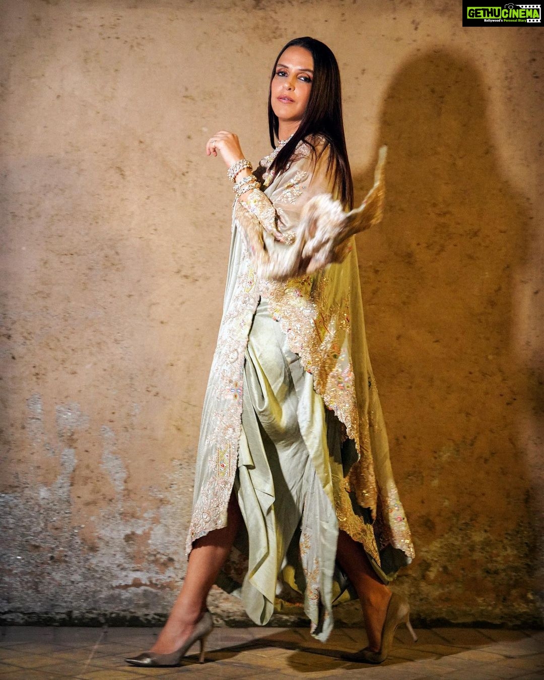 Neha Dhupia Instagram - Silver dust - moon shine and all things fine ✨ . . . . . . . . In @anamikakhanna.in @thevisheshkhanna @anmoljewellers By @ayeshakhanna20 Muah @hridadeepakmakeupandhair 📸 @kapilcharaniya