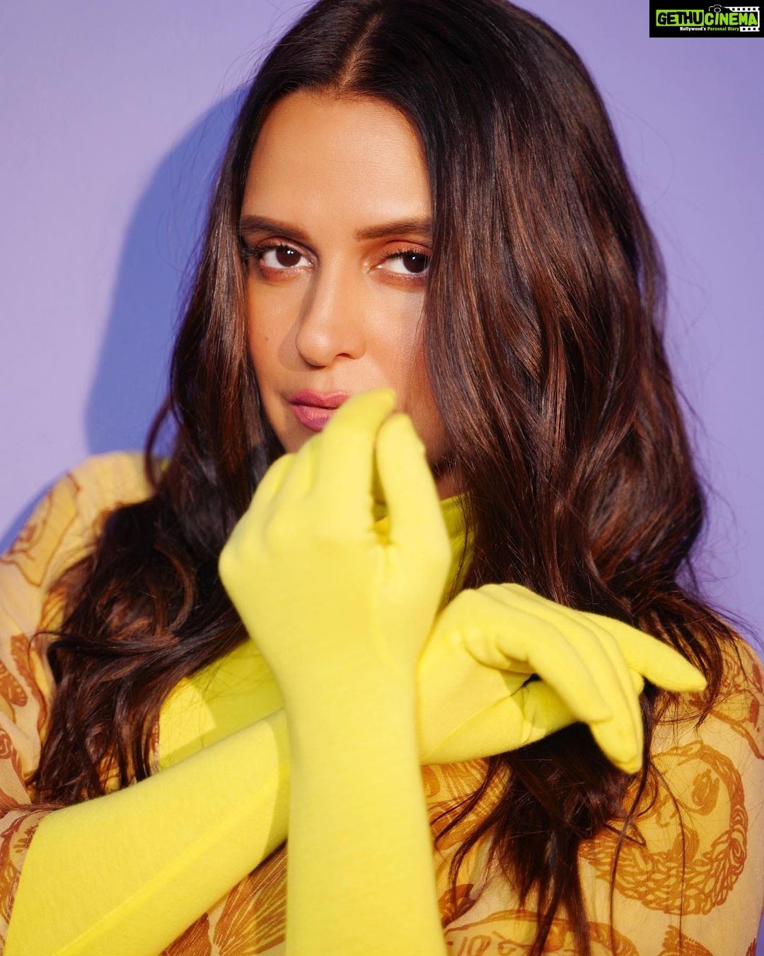 Neha Dhupia Instagram - Kid gloves ⭐️ . . . . . . . Outfit: @_huemn Styled by: @aasthasharma @reannmoradian @muskaanmatta at @wardrobist Assisted by: sakshichitalia @mitavaswani @artistpoonamsolanki @kapilcharaniya