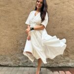 Neha Dhupia Instagram - Look who decided to walk straight into mamas arms … when daddy was clicking photos of mama ♥️♥️♥️♥️♥️ @guriqdhupiabedi my ♥️🌍 . . . . . . . 👗 @twinklehanspal By @ayeshakhanna20 💄 @vilokaaaaa @thatmakeupmisfit