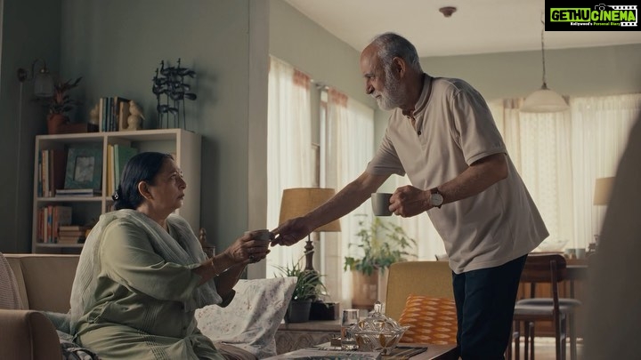 Neha Dhupia Instagram - Absolutely loved the new ‘See the Signs #ShareTheLoad film by @ariel.india My husband and I share a combined responsibility – whether it is the kids or just keeping the house running. I can truly say that doing things together has only bought us closer. But there are so many households where the responsibilities are primarily on the woman. In fact, 78% women feel like withdrawing from the relationship because of the load on her. It is so important to have Equality in a relationship. This is also a message that @ariel.india has been driving for last 7 years and I am glad to be associated with them to spread the message. This year, with this wonderful film, @ArielIndia is highlighting the long-term impact of unequal distribution of chores on relationships and urging to #ShareTheLoad to grow together. It is reminder for everyone to recognize signs of inequality in their relationship so that over the years they grow together and not apart. Just remember - household duties aren’t dependent on your gender. It is not “his” or “her” job, its our life and our shared responsbility. #collab #ShareTheLoad #ArielIndia