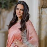 Neha Dhupia Instagram - A day in #delhi … 🌸 . . . . . . . . @anamikakhanna.in @thevisheshkhanna @anmoljewellers @ayeshakhanna20 @mitavaswani @cineloveproductions @ronavkumar 📸