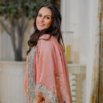 Neha Dhupia Instagram - A day in #delhi … 🌸 . . . . . . . . @anamikakhanna.in @thevisheshkhanna @anmoljewellers @ayeshakhanna20 @mitavaswani @cineloveproductions @ronavkumar 📸