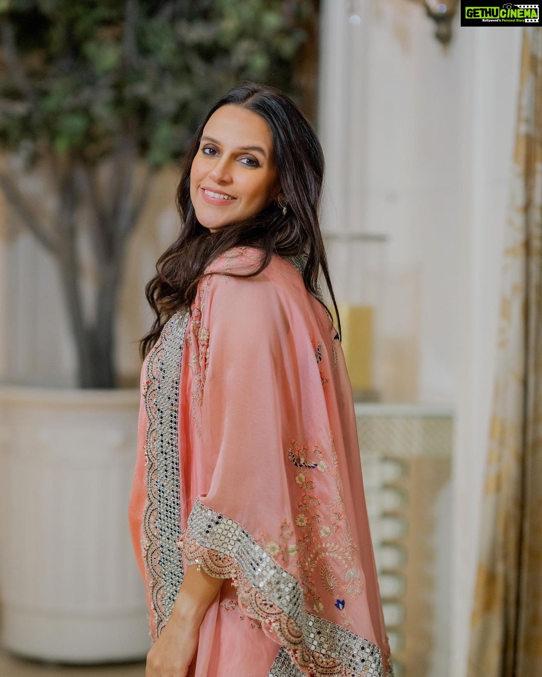 Neha Dhupia Instagram - A day in #delhi … 🌸 . . . . . . . . @anamikakhanna.in @thevisheshkhanna @anmoljewellers @ayeshakhanna20 @mitavaswani @cineloveproductions @ronavkumar 📸