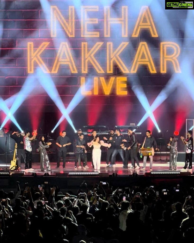 Neha Kakkar Instagram - Thank you Dubai, @expo2020dubai and everybody who showed up! 😍🤗 #NehakakkarLive Dec 12th 2021 #NehaKakkar #Expo2020Dubai Expo City Dubai