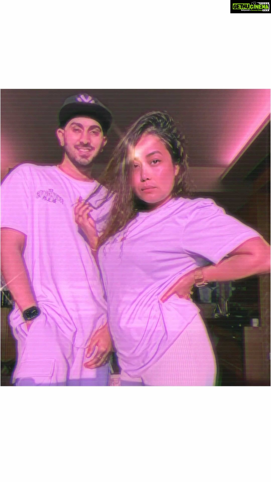 Neha Kakkar - 4.2 Million Likes - #Killa Trend with My Man!! @rohanpreetsingh 😍🔥
#ReelItFeelIt #NehuPreet