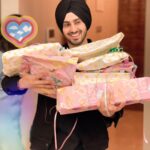 Neha Kakkar Instagram - Man of My Dreams…… @rohanpreetsingh 🤴🏻♥️🥺🙌🏼🙏🏼 He brought me every single thing I was craving for!!!! Even after knowing the fact that stores aren’t open, deliveries are difficult, what not.. Still he managed to get me all this.. Upar se itneeee zyada Pyar ke sath Gifts diye hain mujhe 🎁😍 Rohu baby I LOVE YOU! ♥️🥺