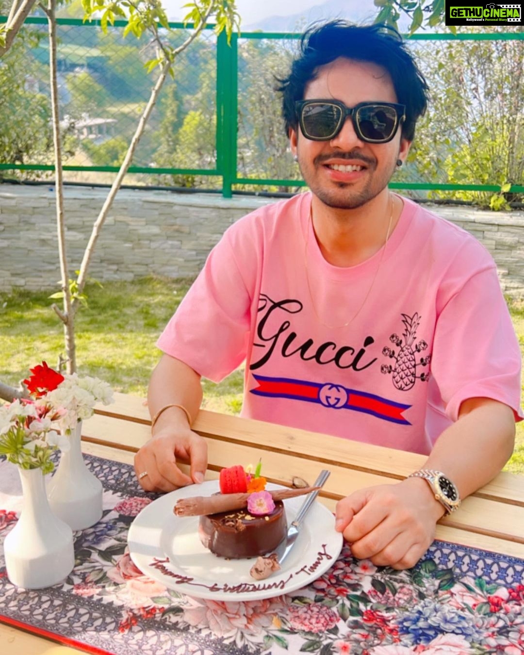 Neha Kakkar Instagram - Good Times Only! ♥️ @tonykakkar Bhaiyu’s birthdayyyy 🥳😍