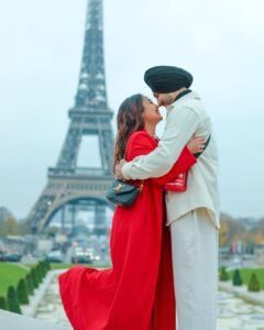 Neha Kakkar Instagram - City of Love #Paris looks BEAUTIFUL! But Only when You’re around, not without You My Love! @rohanpreetsingh ♥️ #NehuPreet Eiffel Tower