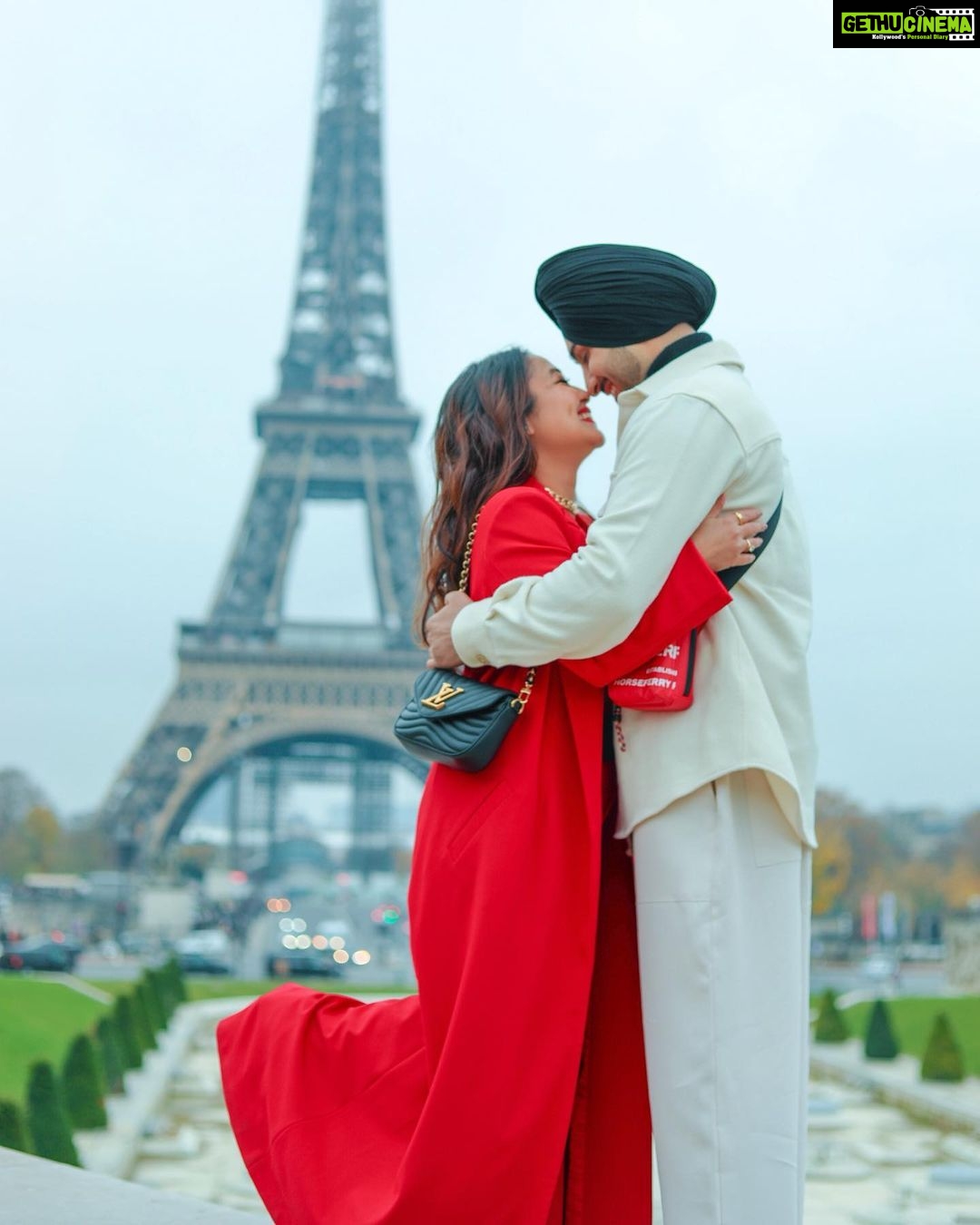 Neha Kakkar - 3.2 Million Likes - City of Love #Paris looks BEAUTIFUL! But Only when Youβre around, not without You My Love! @rohanpreetsingh β₯οΈ
#NehuPreet