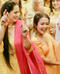 Neha Kakkar Instagram - Happy Mother’s Day to all the women who make me feel like I’m always a little girl. Love You Maaaaa ♥️🥰🙌🏼🙏🏼
Happy Mother’s Day to all the mothers in the world ♥️🙌🏼🙏🏼

#NehaKakkar