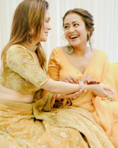 Neha Kakkar Instagram - Happy Mother’s Day to all the women who make me feel like I’m always a little girl. Love You Maaaaa ♥️🥰🙌🏼🙏🏼
Happy Mother’s Day to all the mothers in the world ♥️🙌🏼🙏🏼

#NehaKakkar