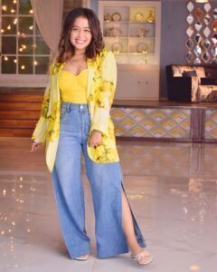 Neha Kakkar Instagram - When I’m in the Kitchen v/s Living room 😛🥰 
#NehuDiaries