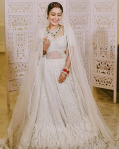 Neha Kakkar Instagram - If looks could Kill! 🥰😝 

Special Thanks to @falgunishanepeacockindia @ritikavatsmakeupandhair & @deepikasdeepclicks 😍🙌🏼

#NehuDaVyah #NehuPreet