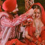 Neha Kakkar Instagram - You know My #NeHearts? Your Nehu is the Happiest Bride and it’s all because of My Mr. Singh! Thank you god! Thank you @rohanpreetsingh ♥️🙏🏼🙌🏼 Best Moments Captured by one and only @deepikasdeepclicks 😍👏🏼 #NehuDaVyah #NehuPreet