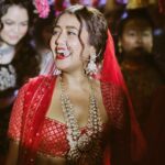 Neha Kakkar Instagram - Oh my god!!!! 😍@falgunishanepeacockindia Best Designers Ever! Never thought I can look this good but they made it possible!! Huge respect and love for You ♥️🙌🏼 @rohanpreetsingh and I are your biggest Fans 🥰 Special thanks to @vibhagusain ♥️ and @deepalid10 ♥️ #NehuPreet #NehuDaVyah