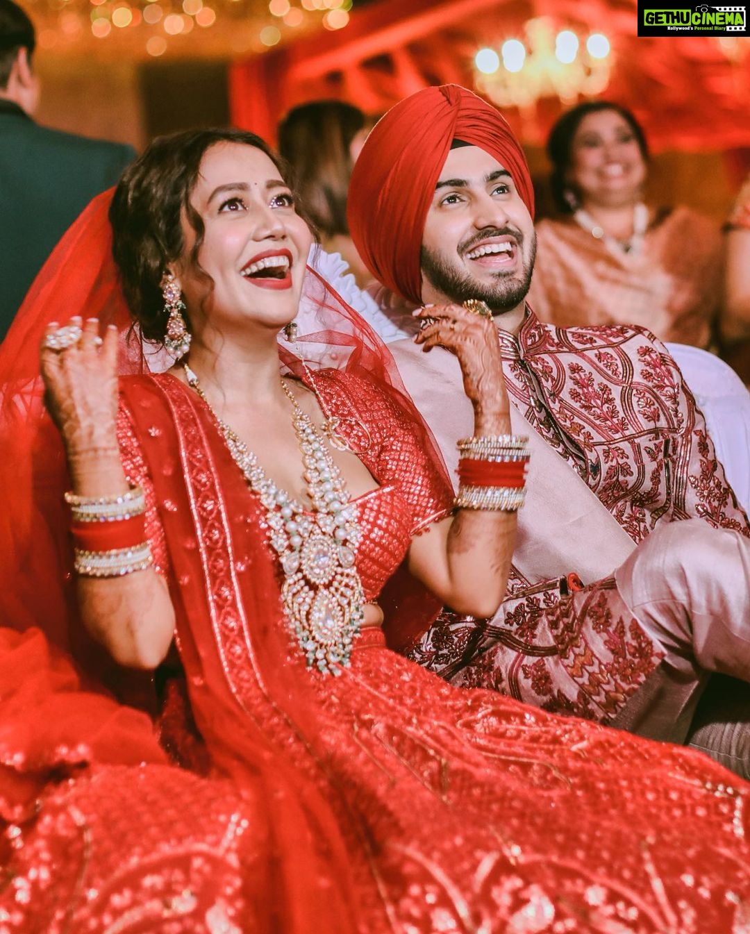 Neha Kakkar - 2.8 Million Likes - Oh my god!!!! π@falgunishanepeacockindia Best Designers Ever! Never thought I can look this good but they made it possible!! Huge respect and love for You β₯οΈππΌ @rohanpreetsingh and I are your biggest Fans π₯°
Special thanks to
@vibhagusain β₯οΈ and
@deepalid10 β₯οΈ
#NehuPreet #NehuDaVyah