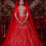 Neha Kakkar Instagram - @rohanpreetsingh ‘s Bride! ♥️♥️😇 Photography @deepikasdeepclicks Wearing @falgunishanepeacockindia @falgunipeacock @shanepeacock Jewellery by @archanaaggarwalofficial Nath by @merialmariofficial Makeup by @vibhagusain Hair by @deepalid10 Chooda & Kaleera by @omsons_bridal_store bridal_studio #NehuPreet #NehuDaVyah #falgunishanepeacockindia #falgunipeacock #shanepeacock