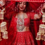 Neha Kakkar Instagram - @rohanpreetsingh ‘s Bride! ♥️♥️😇 Photography @deepikasdeepclicks Wearing @falgunishanepeacockindia @falgunipeacock @shanepeacock Jewellery by @archanaaggarwalofficial Nath by @merialmariofficial Makeup by @vibhagusain Hair by @deepalid10 Chooda & Kaleera by @omsons_bridal_store bridal_studio #NehuPreet #NehuDaVyah #falgunishanepeacockindia #falgunipeacock #shanepeacock