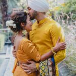 Neha Kakkar Instagram - #NehuPreet Ki Haldi Ceremony! ♥️💛🙏🏼😇 @rohanpreetsingh ♥️😇 Our Outfits : @shilpiahujaofficial Jewellery : @indiatrend @justpeachyindia Styled By : @ritzsony @styledose1 Rohu’s Footwears: @italianshoesco Make up: @vibhagusain Hair: @deepalid10 Photography: @deepikasdeepclicks Mehendi: @rajumehandiwala6 #NehuDaVyah