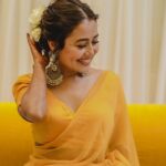 Neha Kakkar Instagram - #NehuPreet Ki Haldi Ceremony! ♥️💛🙏🏼😇 @rohanpreetsingh ♥️😇 Our Outfits : @shilpiahujaofficial Jewellery : @indiatrend @justpeachyindia Styled By : @ritzsony @styledose1 Rohu’s Footwears: @italianshoesco Make up: @vibhagusain Hair: @deepalid10 Photography: @deepikasdeepclicks Mehendi: @rajumehandiwala6 #NehuDaVyah